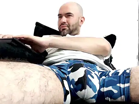 hairyandbigmann webcam