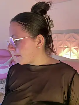 Ivonny_Goldie webcam
