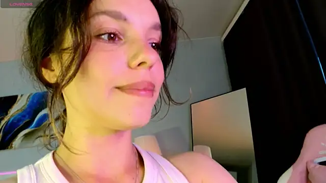 Maya_Campbell webcam