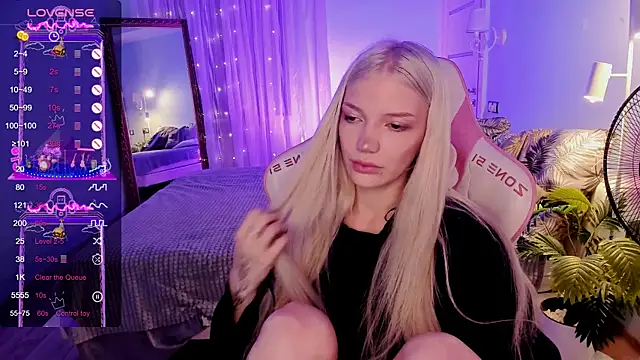 AnyaTaylor_ webcam