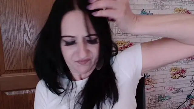 DebraMilf webcam