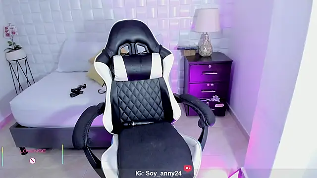 anny_rouse24 webcam