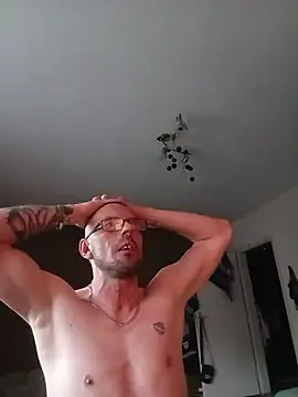 hwdpjp71 live cam on StripChat
