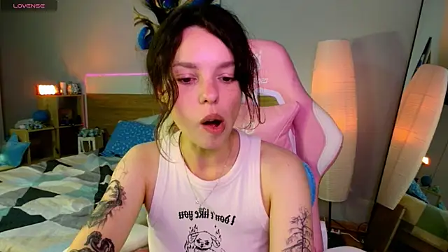 Maya_Campbell webcam