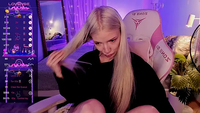 AnyaTaylor_ webcam