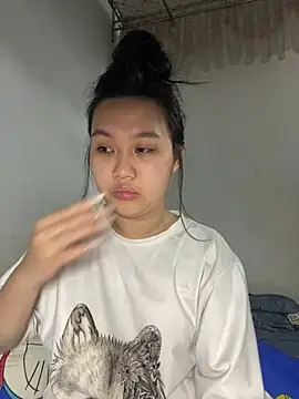 Almira6868 webcam
