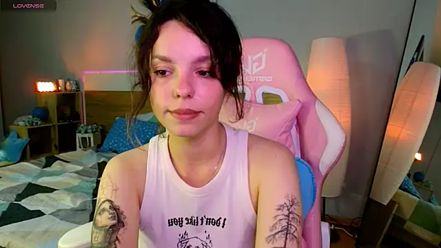 Maya_Campbell webcam