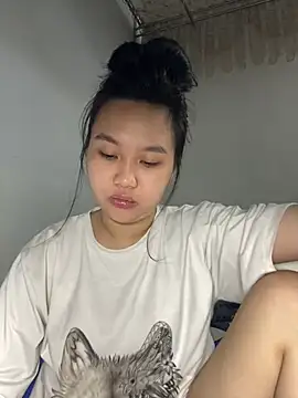 Almira6868 webcam