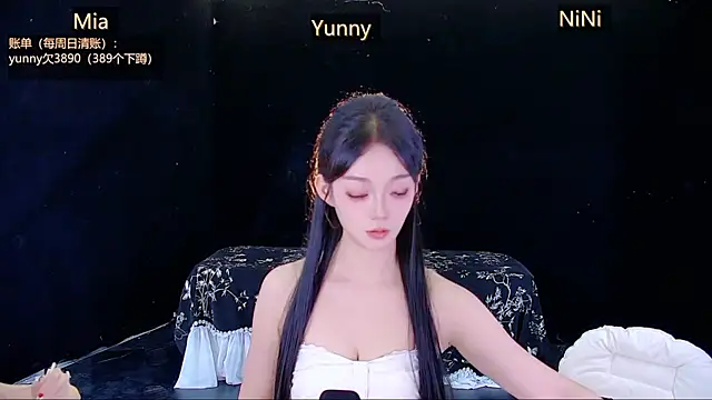 MiNi-U live sex cam