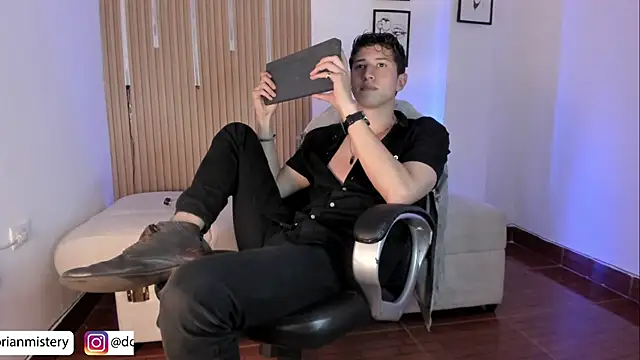 Dorianmistery2322_ webcam