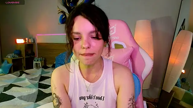 Maya_Campbell webcam