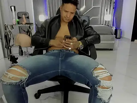 master_leather live sex cam