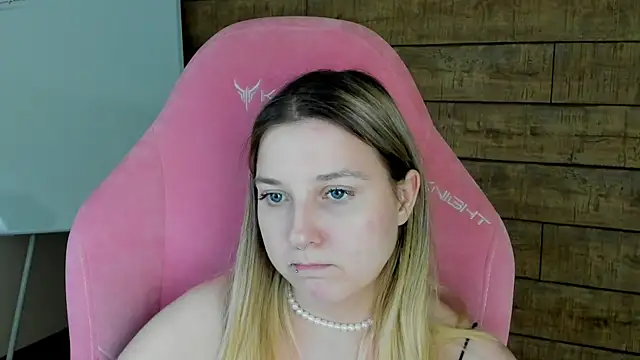 TinnaBurton webcam
