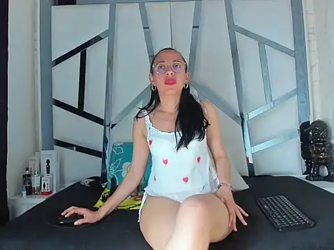Lunahot68 webcam