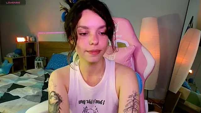 Maya_Campbell webcam