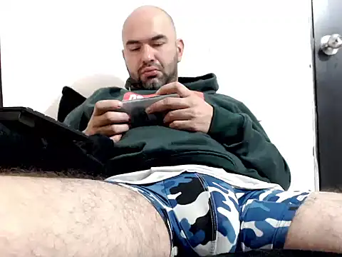 hairyandbigmann webcam