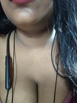 Jasmine_Januja webcam