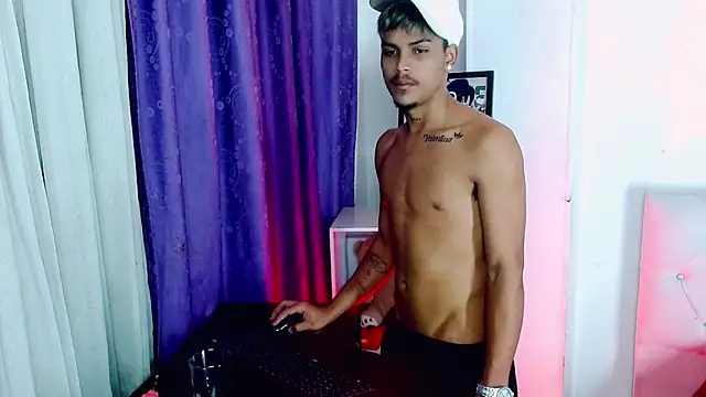 Angel_foxc13 webcam
