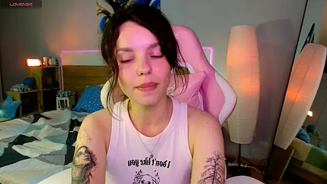 Maya_Campbell webcam