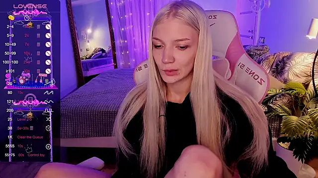 AnyaTaylor_ webcam