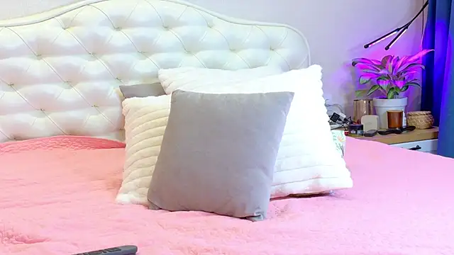 LadySweetWife Live Web Cam Show