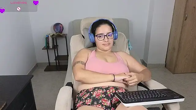 blue__moon_ - Blue__moon_'s free webcam - UK Sex Cams