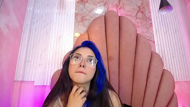 Kyomi_Hunt webcam