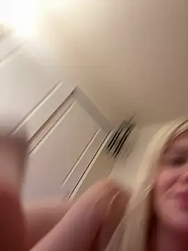 blondebunny999_999 webcam