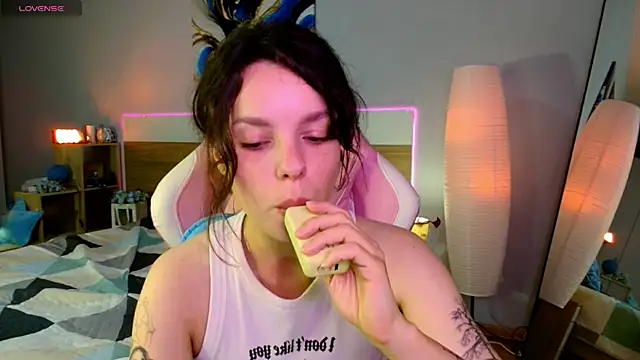 Maya_Campbell webcam