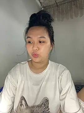 Almira6868 webcam