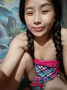 HeresThuy22 webcam