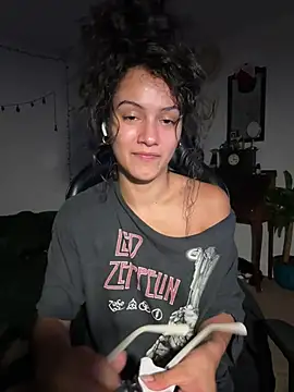 Kittybangerangbang webcam
