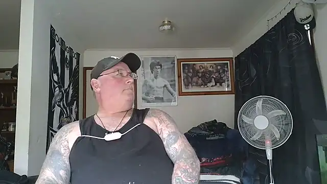 KINKYBLUEYES69 webcam