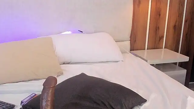 AmmyJones_ webcam