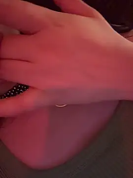 YaraQueen webcam