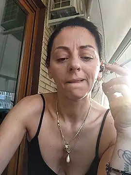 bruneta_sexy23 webcam