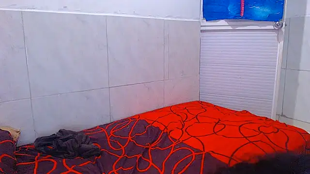 Triogirlhorny_ webcam