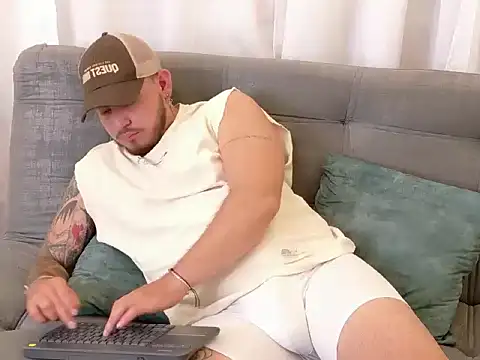 jaxragnar - JaxRagnar's free webcam - UK Sex Cams