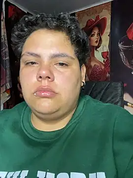 Hailey_Curvy webcam