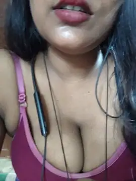 Jasmine_Januja webcam