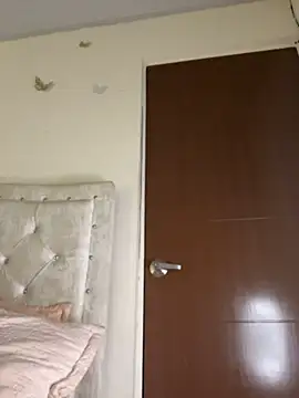 Emi_blair Live Web Cam Show