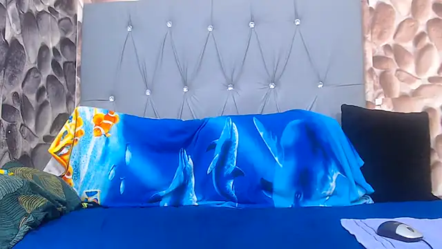 BeautyInBlackX webcam