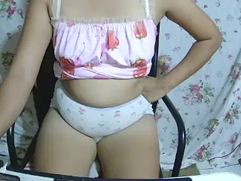 SweetHotBabe18 live cam on StripChat