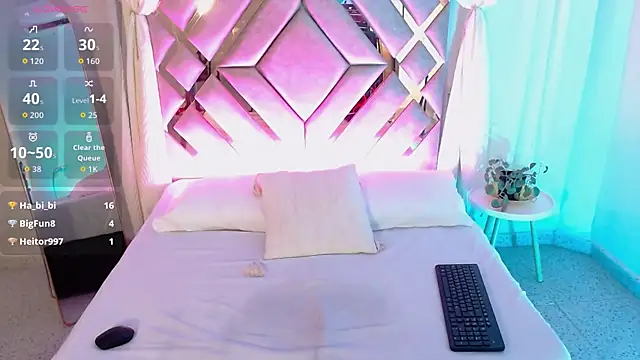 MilaMonroeX webcam