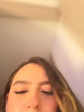 Bellarose_x1 webcam
