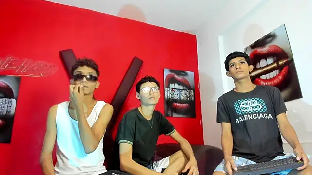 PRETTY_LOVERS1 webcam