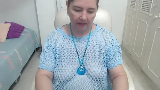 leonela_69 webcam