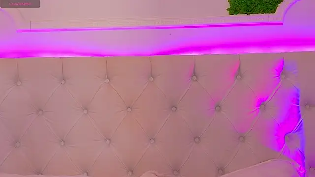 ElisaCharm webcam