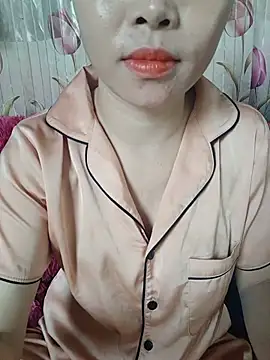 AvaRoyale webcam