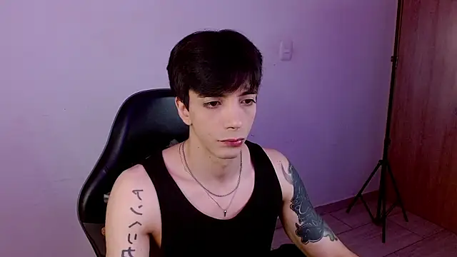 H3ll_B0I webcam